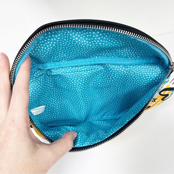 Grafitti Love Cross Body Belt Bag Brighton - Picture 3 of 3